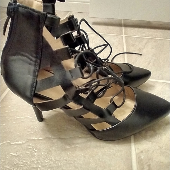 Shoes - Picture 2 of 3